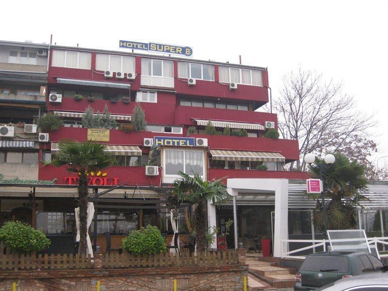 Super 8 Σκόπια